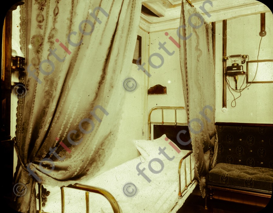 Passagierkabine auf der RMS Titanic | Passenger cabin on the RMS Titanic - Foto simon-titanic-196-018-fb.jpg | foticon.de - Bilddatenbank für Motive aus Geschichte und Kultur